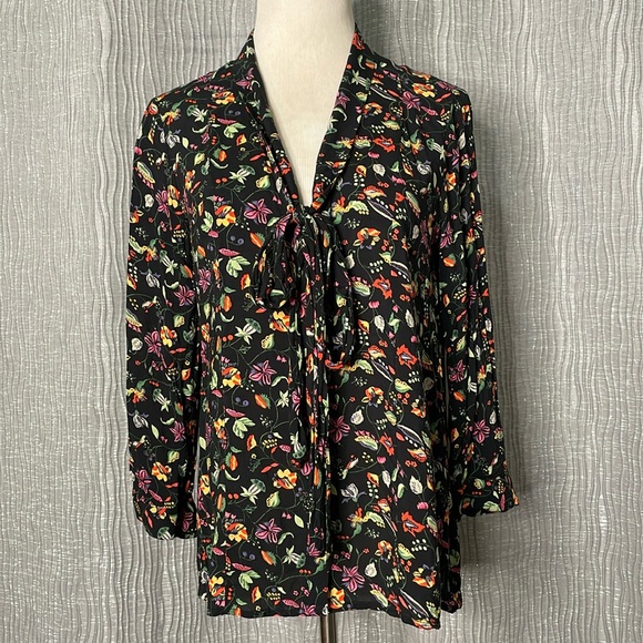 Conversations by Anthropologie button front floral blouse - Picture 2 of 7